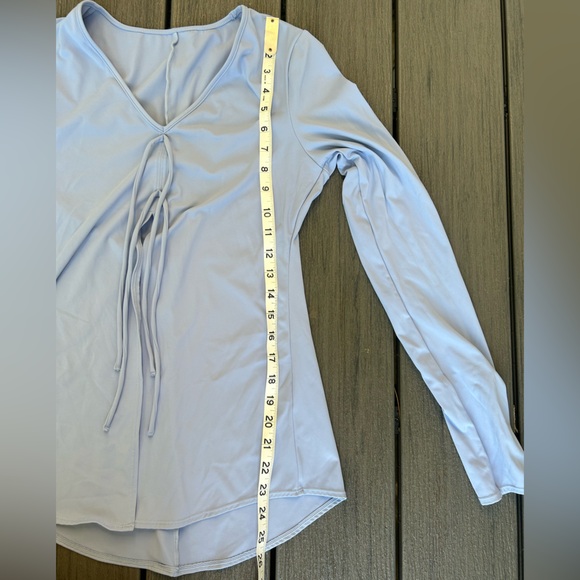 **SIZE M - NWOT** HALARA Long Sleeve Tie Front Split Yoga Sports Top - Picture 4 of 5